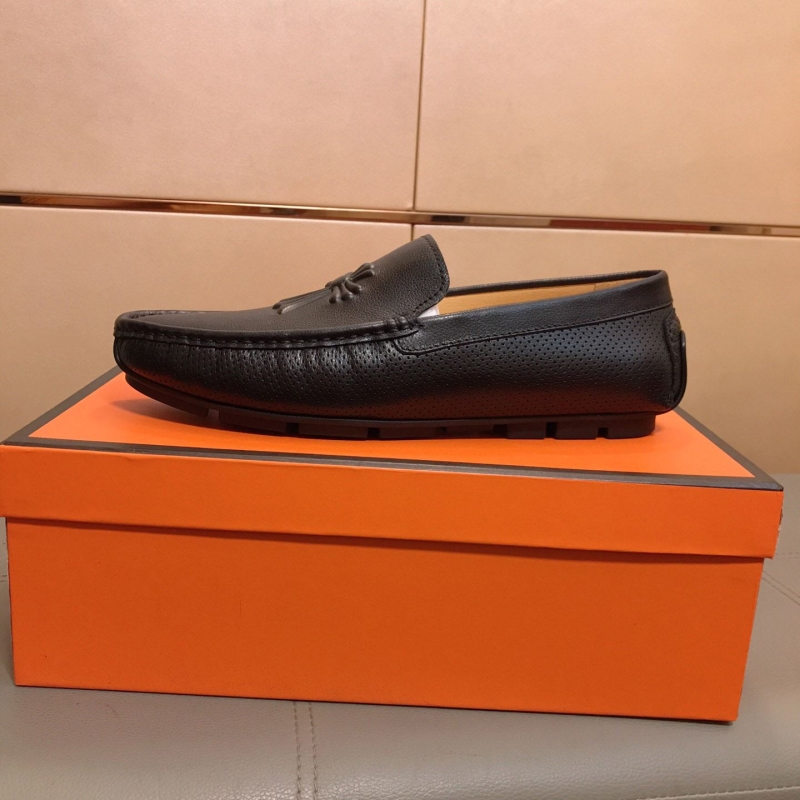 G*u*i leather shoes